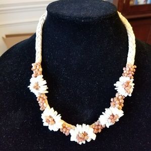 🌴Hawaiian Shell Necklace in Hawaii